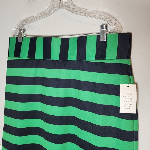 NWT Eloquii green blue stripe pullon stretch pencil skirt. Back zip slit. Sz 16. - Picture 12 of 16